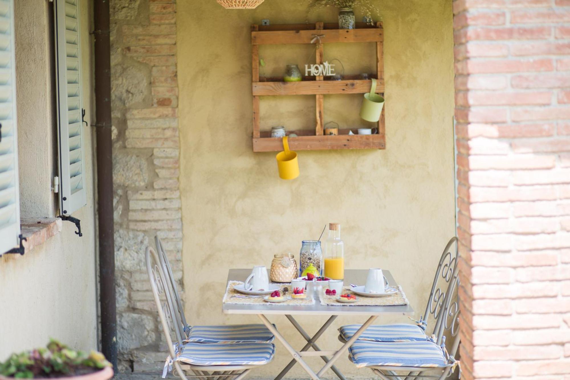 Poggetto Di Montese Apartment San Gimignano Bagian luar foto