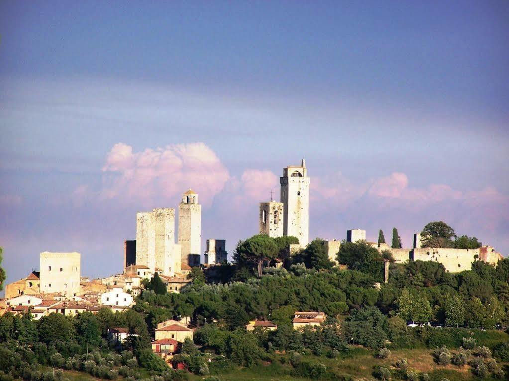 Poggetto Di Montese Apartment San Gimignano Bagian luar foto